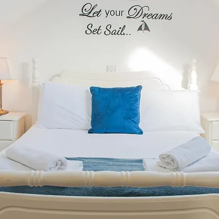 Holiday home 1844 Seascape Is Located On The Wild Atlantic Way *