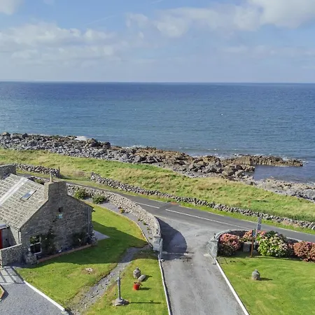 Holiday home 1844 Seascape Is Located On The Wild Atlantic Way