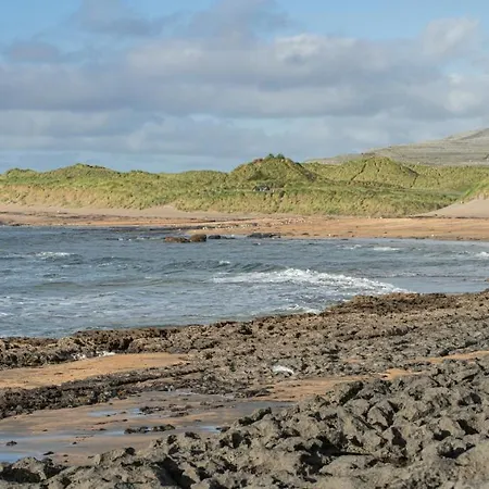 Сasa de vacaciones 1844 Seascape Is Located On The Wild Atlantic Way *