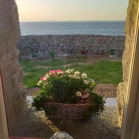 1844 Seascape Is Located On The Wild Atlantic Way