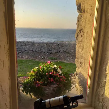 Holiday home 1844 Seascape Is Located On The Wild Atlantic Way Fanore