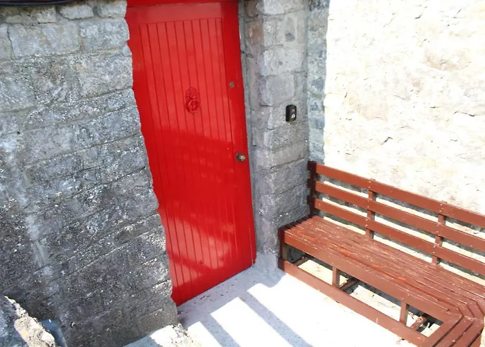 1844 Seascape Is Located On The Wild Atlantic Way